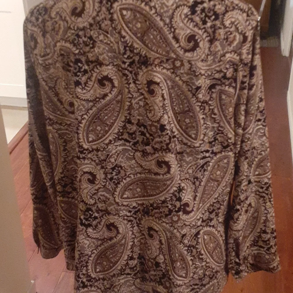 Blouse - Picture 2 of 3